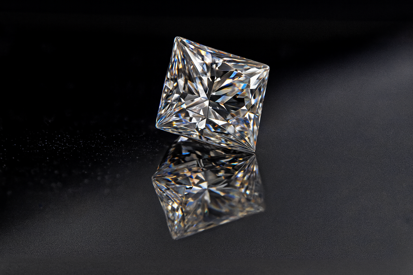 Invisible-Setting 20-Stone Diamond Set for Pendant (1.58 ct Total)